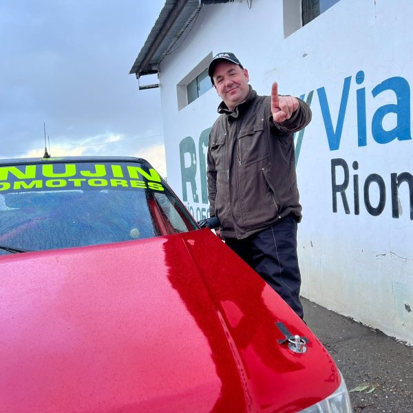 Minujín, Gorjón y Cardelli le hicieron frente a la lluvia y fueron los “Poleman” en Viedma